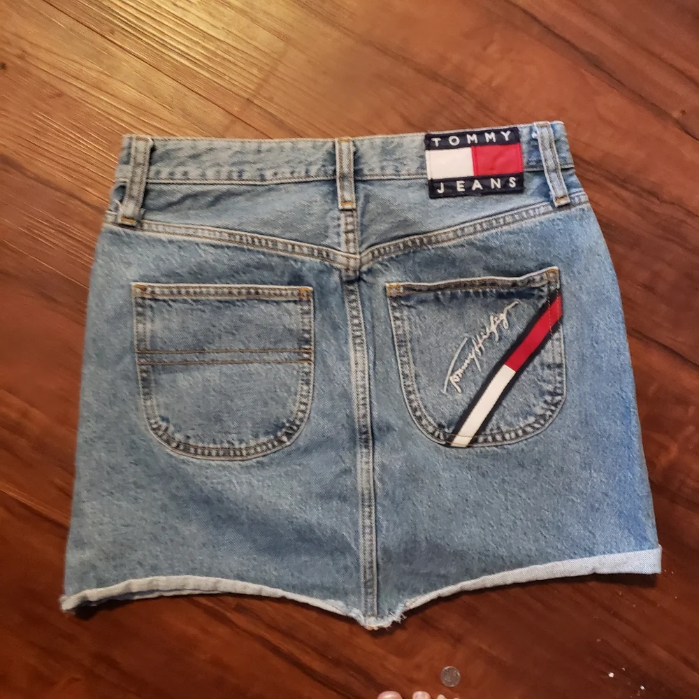 Vtg Tommy Hilfiger Denim 90s Denim Skirt Mid Blue Logo flag patch Size S